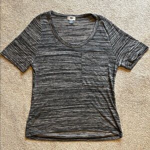 Old navy lightweight pocket T-shirt Y2K